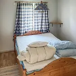 Gorgeous In Eresfjord Apartment Nauste