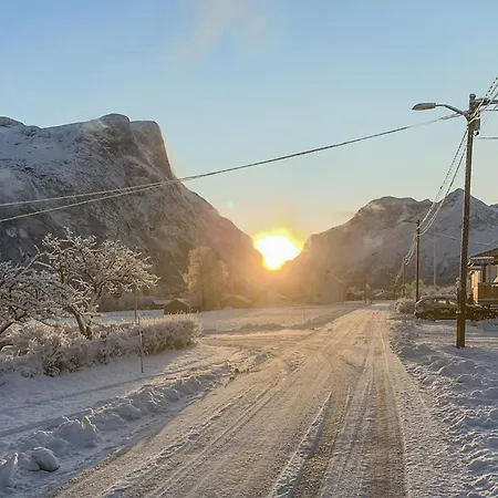 Lejlighed 2 Bedroom Gorgeous In Eresfjord Nauste